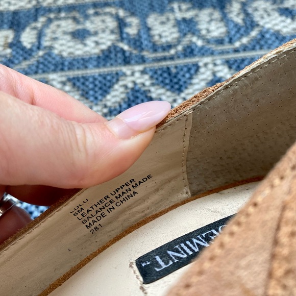 Tan/ camel suede pumps- size 6 - Picture 6 of 7